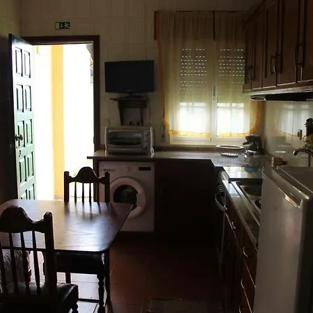 House With 2 Bedrooms In With Enclosed Garden And Wifi Casa de Férias Macedo de Cavaleiros