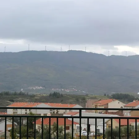 House With 2 Bedrooms In With Enclosed Garden And Wifi Macedo de Cavaleiros